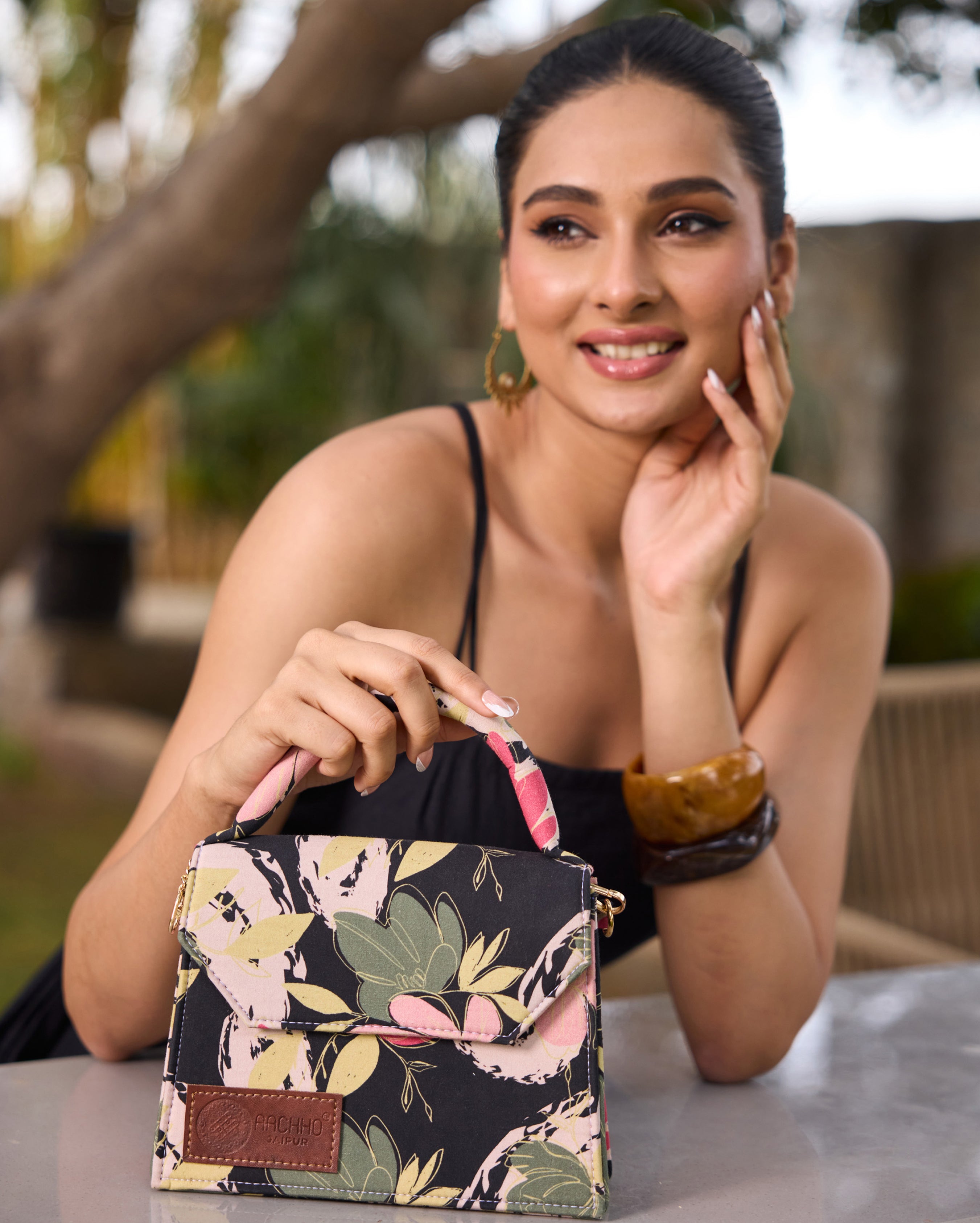 Camellia Black Chiq Bag