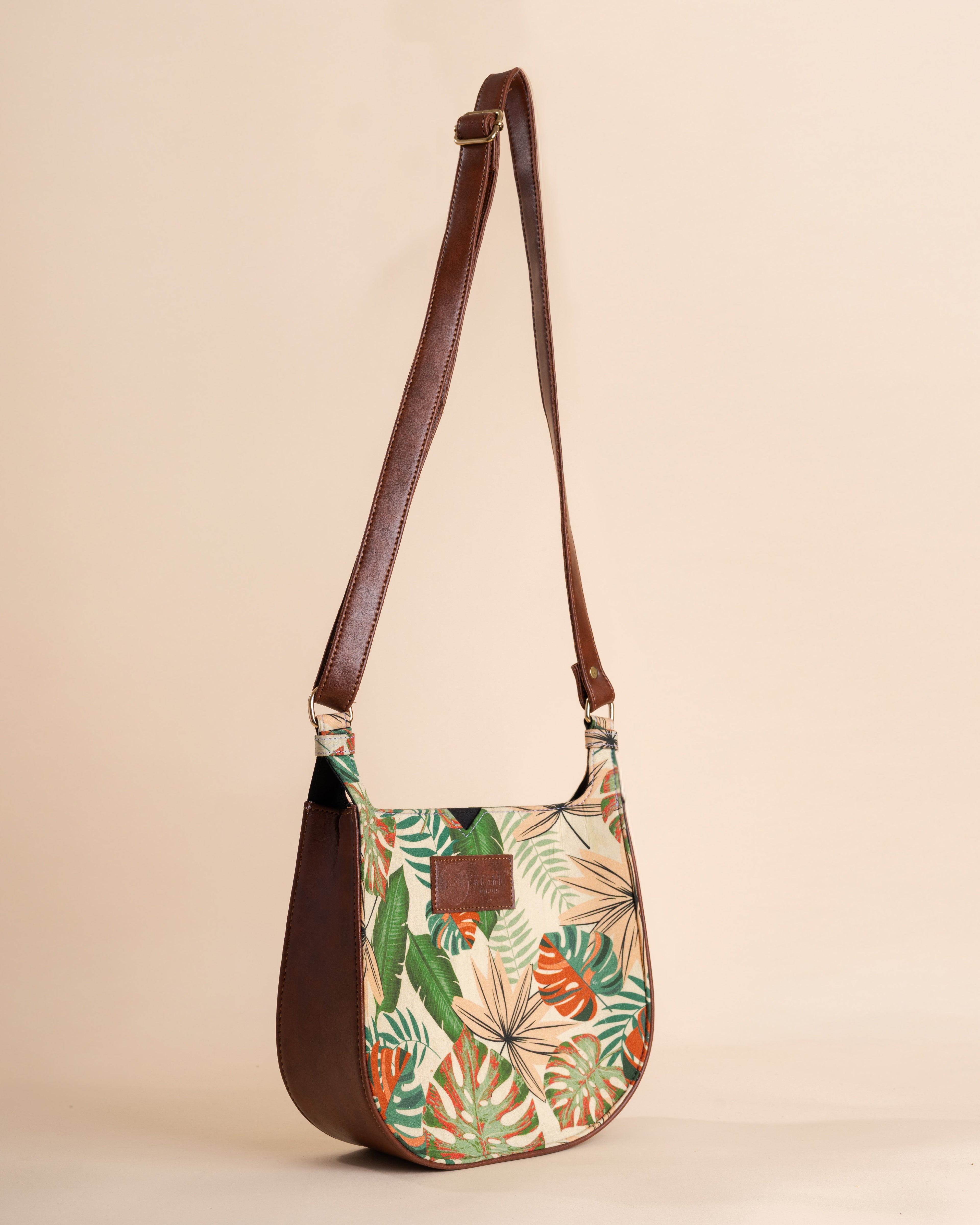 Fescue Cream Sling Bag